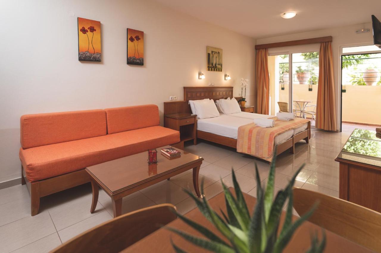 Helios Apartments Kato Daratso Pokoj fotografie