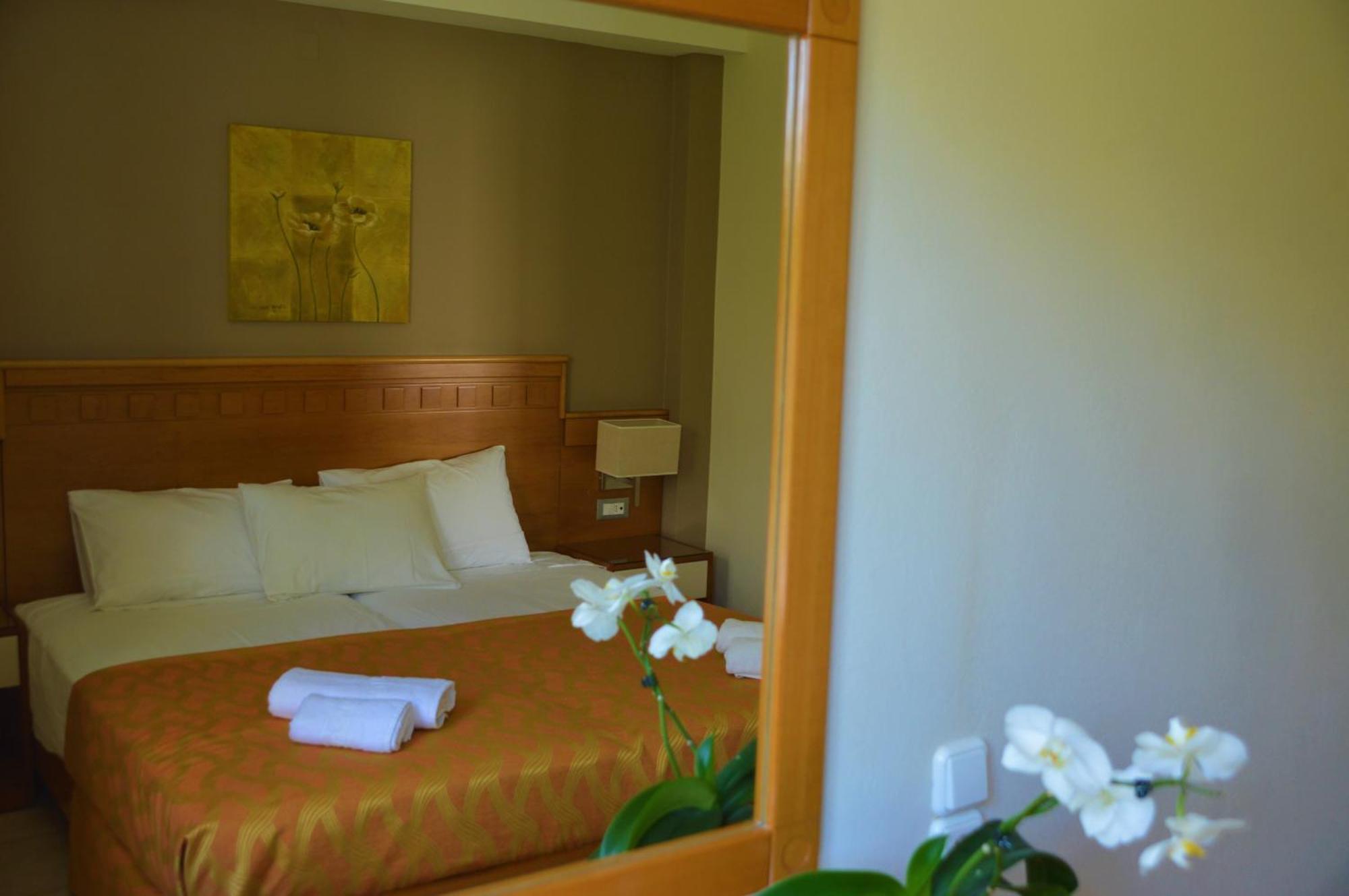 Helios Apartments Kato Daratso Pokoj fotografie