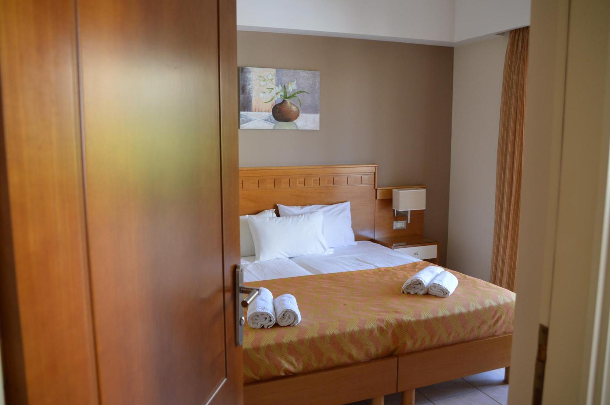 Helios Apartments Kato Daratso Pokoj fotografie